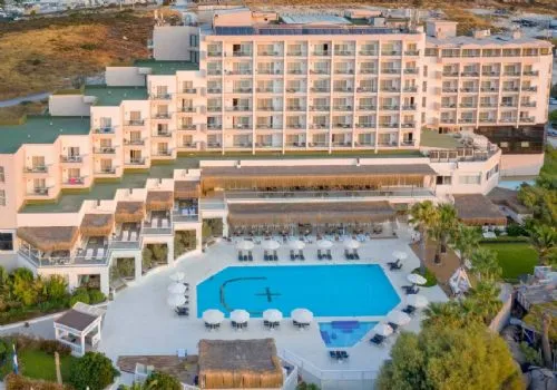 Design Plus Seya Beach Hotel